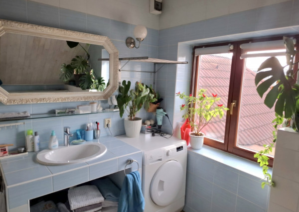 IBA U NÁS! Rodinný dom s väčšou záhradou - Lednické Rovne