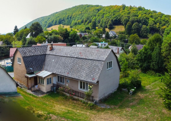 REZERVOVANÝ! Rodinný dom s peknou záhradou v Zliechove