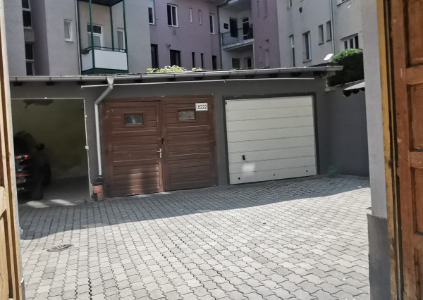 Ponúkame Vám na predaj samostatnú garáž v uzavretom dvore