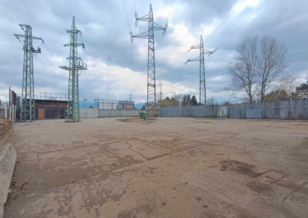 Parkovanie a skladovanie na prenájom 200 m² - Žilina