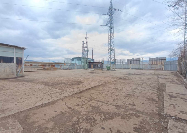 Parkovanie a skladovanie na prenájom 1226 m² - Žilina