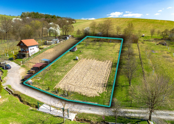 IBA U NÁS! Ponúkame 2 slnečné pozemky, Mikušovce