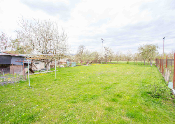 IBA U NÁS! REZERVOVANÉ! Veľký RD s úžit.200m2 a pozem.946 m2