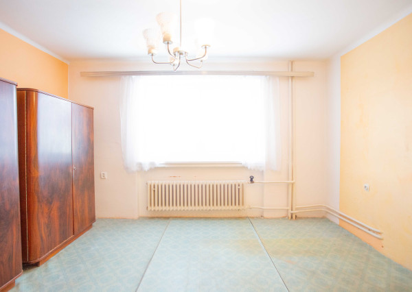 IBA U NÁS! REZERVOVANÉ! Veľký RD s úžit.200m2 a pozem.946 m2