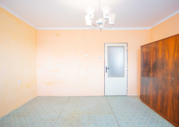 IBA U NÁS! REZERVOVANÉ! Veľký RD s úžit.200m2 a pozem.946 m2