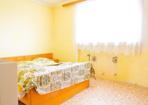 IBA U NÁS! REZERVOVANÉ! Veľký RD s úžit.200m2 a pozem.946 m2