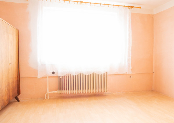 IBA U NÁS! REZERVOVANÉ! Veľký RD s úžit.200m2 a pozem.946 m2