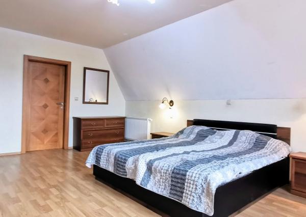 REZERVOVANÝ IBA U NÁS! Veľkorysý rodinný dom len 9 km od Nitry