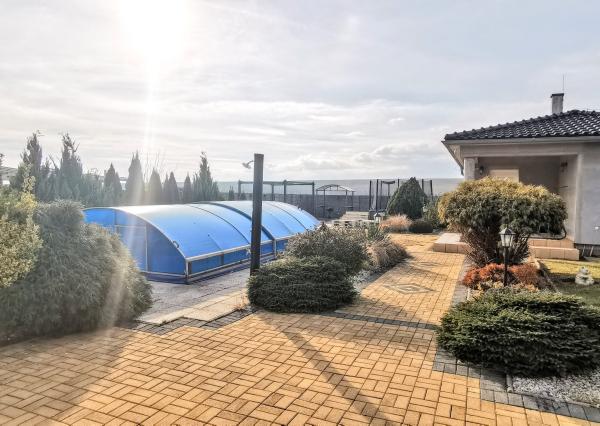 REZERVOVANÝ IBA U NÁS! Veľkorysý rodinný dom len 9 km od Nitry