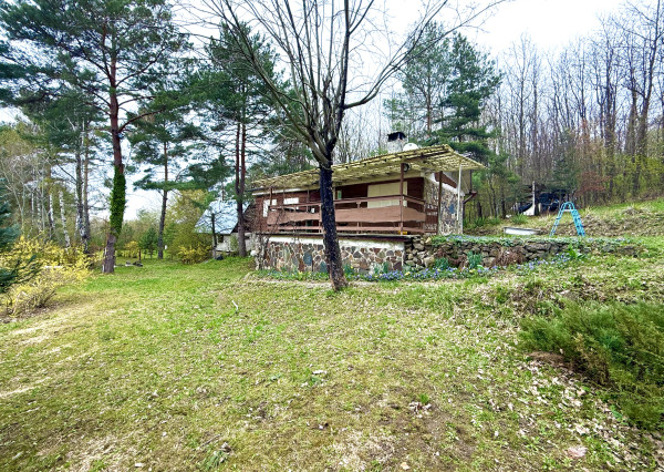 Znížená cena ! Ponúkame na predaj chatu vo Vyšná Kamenica
