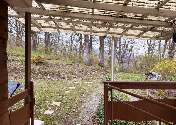 Znížená cena ! Ponúkame na predaj chatu vo Vyšná Kamenica