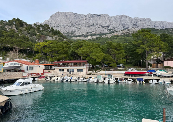 IBA U NÁS! Zariadený nový apartmán Makarska - Bratuš