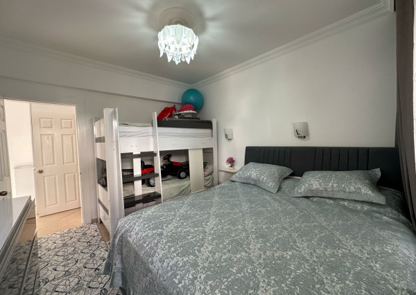 IBA U NÁS! Na predaj 3i apartmán s terasou v centre Kemeri, 130m2