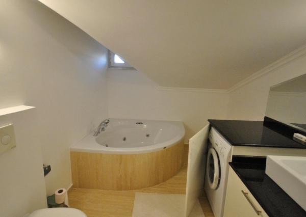 IBA U NÁS! Na predaj 4i mezon. apart.v centre Kemeri, 130m2