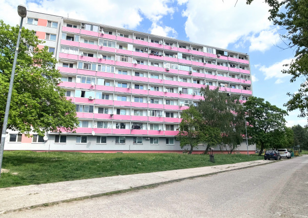 Na predaj zrekonštruovaná garsónka s loggiou na Rybničnej