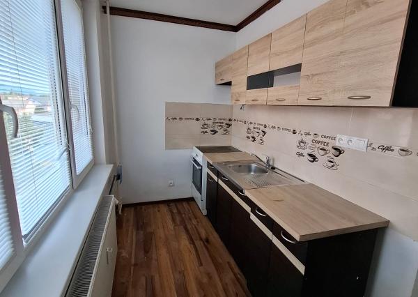 REZERVOVANÉ 1-izbový byt s balkónom v centre Sečoviec