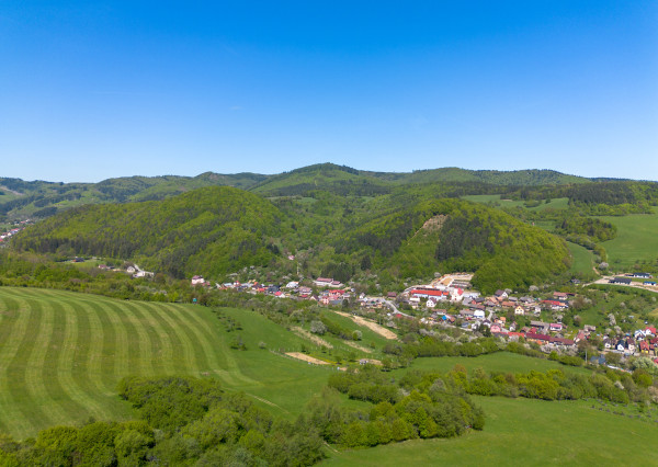 IBA U NÁS! Rekreačný pozemok pod lesom s výhľadom na Zubák