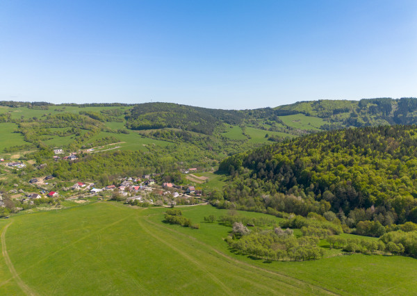 IBA U NÁS! Rekreačný pozemok pod lesom s výhľadom na Zubák