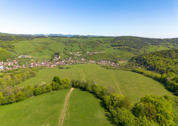 IBA U NÁS! Rekreačný pozemok pod lesom s výhľadom na Zubák