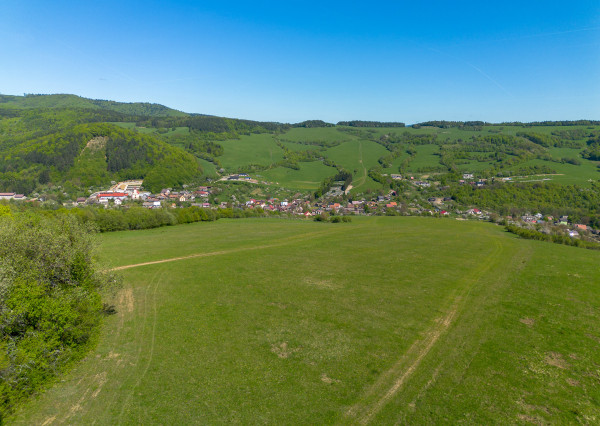 IBA U NÁS! Rekreačný pozemok pod lesom s výhľadom na Zubák