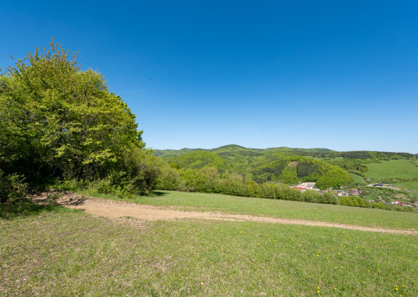 IBA U NÁS! Rekreačný pozemok pod lesom s výhľadom na Zubák