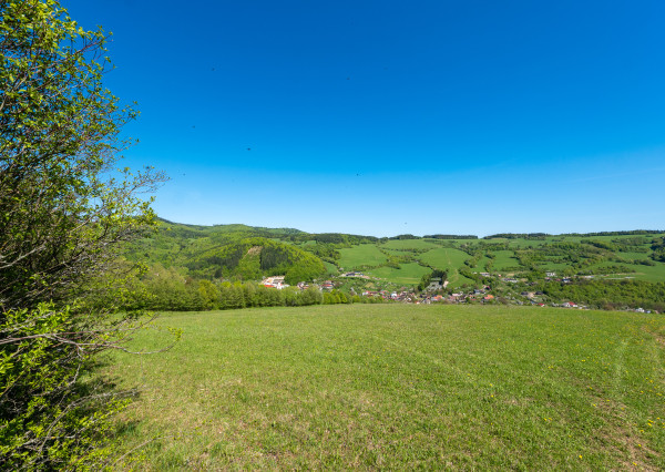 IBA U NÁS! Rekreačný pozemok pod lesom s výhľadom na Zubák