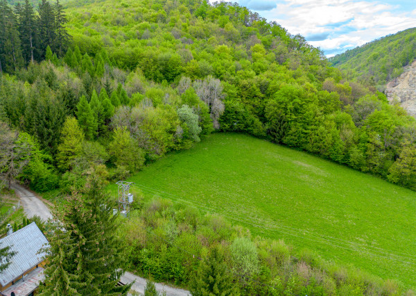 IBA U NÁS! Pozemok na stavbu chaty s výhľadom nad Belušou