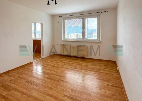 IBA U NÁS! Znížená cena! 3 izbový byt s loggiou, Rožňava