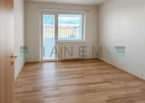 IBA U NÁS! Znížená cena! 3 izbový byt s loggiou, Rožňava