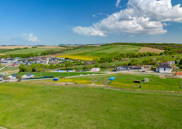PREDANÉ! IBA U NÁS! Pozemok pre RD v obci Chrastné