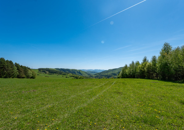 IBA U NÁS! Pozemok na rekreáciu s výhľadom nad obcou Zubák