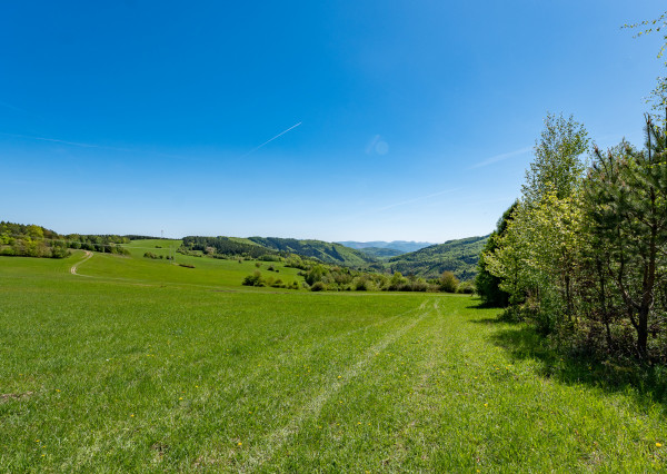 IBA U NÁS! Rekreačný pozemok s výhľadom - Zubák pri Púchove