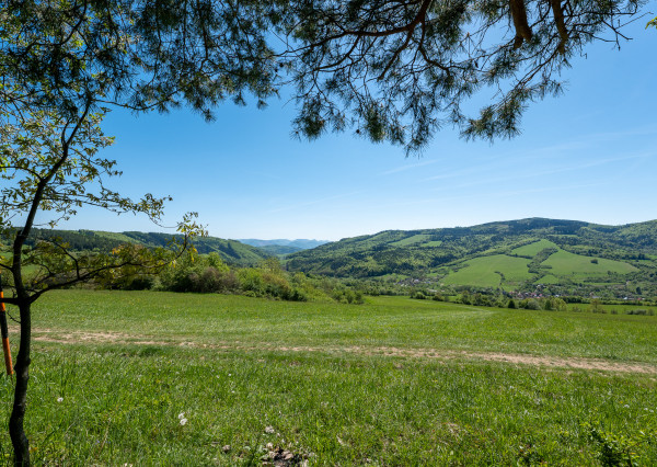 IBA U NÁS! Rekreačný pozemok s výhľadom - Zubák pri Púchove