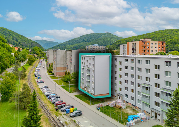Na predaj veľký 2-izbivý byt Trenčianske Teplice, časť SNP
