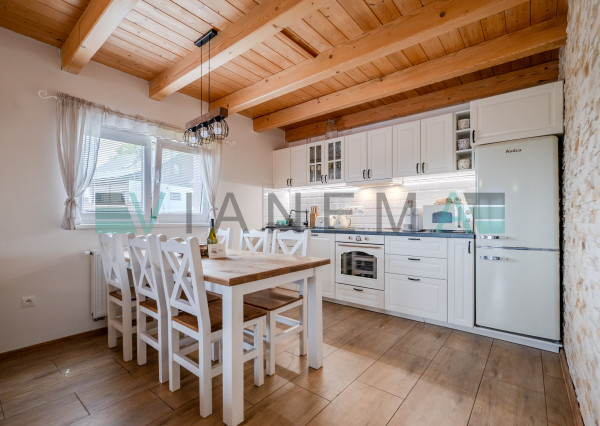 IBA U NÁS! Wellness chata so súpisným číslom na hranici SR/ČR