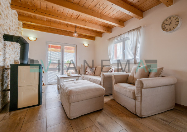 IBA U NÁS! Wellness chata so súpisným číslom na hranici SR/ČR