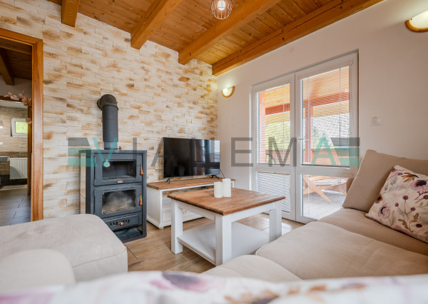 IBA U NÁS! Wellness chata so súpisným číslom na hranici SR/ČR