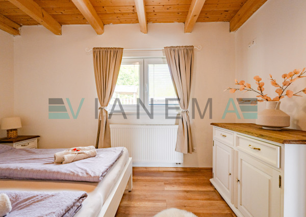 IBA U NÁS! Wellness chata so súpisným číslom na hranici SR/ČR