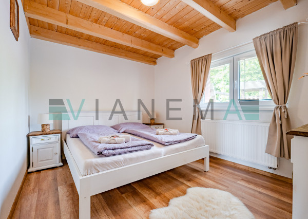 IBA U NÁS! Wellness chata so súpisným číslom na hranici SR/ČR