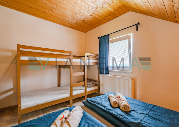 IBA U NÁS! Wellness chata so súpisným číslom na hranici SR/ČR