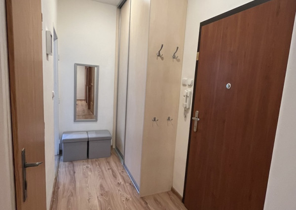 IBA U NÁS! Útulný 2-izbový byt Krížna BA - Staré Mesto