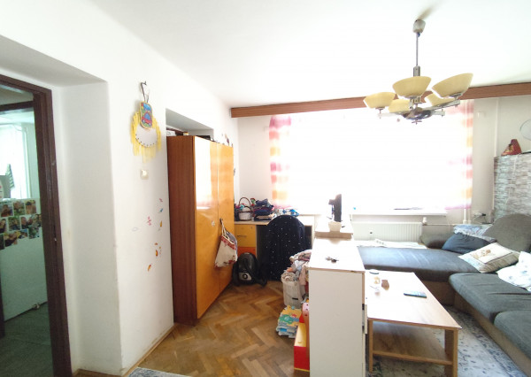 Na prenájom priestranný 2 - izbový byt Murgašova ulica KNM