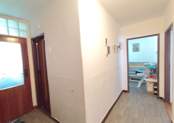 Na prenájom priestranný 2 - izbový byt Murgašova ulica KNM