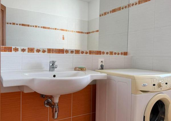 IBA U NÁS! Na prenájom 2-izbový byt s parkovaním - Nivy