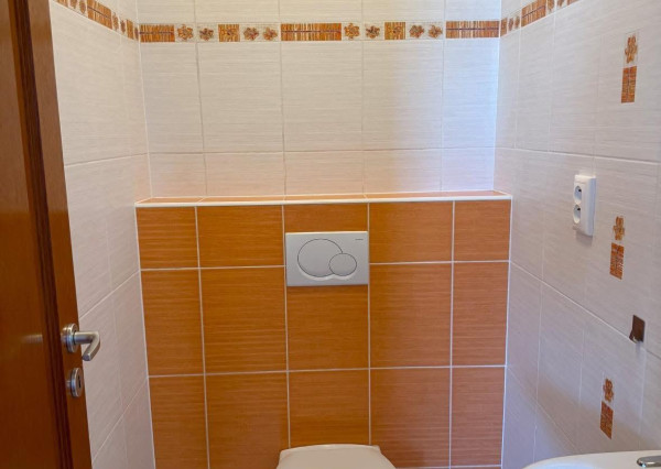 IBA U NÁS! Na prenájom 2-izbový byt s parkovaním - Nivy