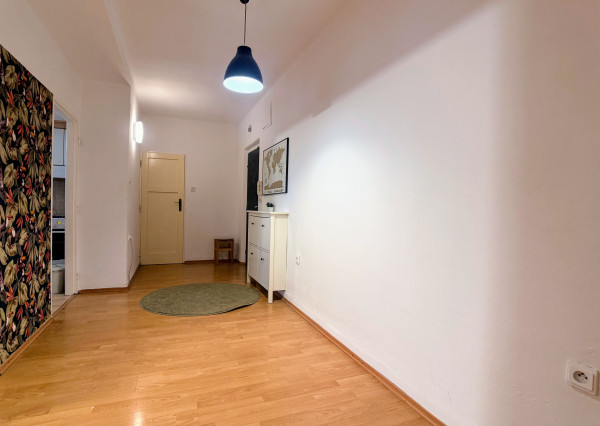 IBA U NÁS! svetlý a priestranný byt s dubovými parketami