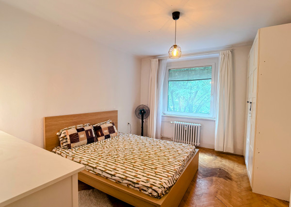 IBA U NÁS! svetlý a priestranný byt s dubovými parketami