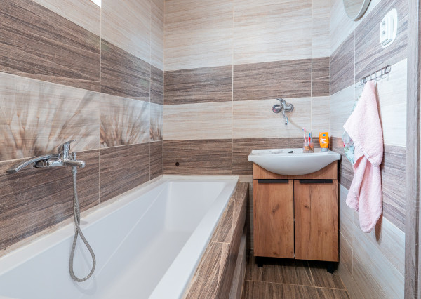 IBA U NÁS! Na predaj poschodový rodinný dom, Michalovce