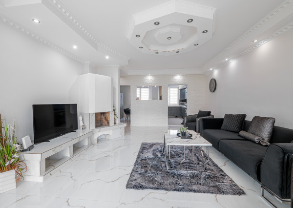 IBA U NÁS! Na predaj poschodový rodinný dom, Michalovce