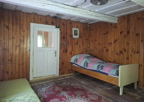 IBA U NÁS! Drevenica so stodolou na predaj - Dolná Mariková